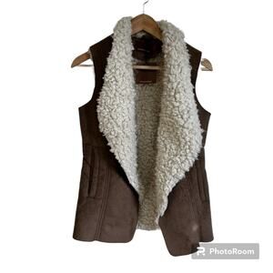 Hive & honey women’s vest‎ xs faux leather and fur NWT